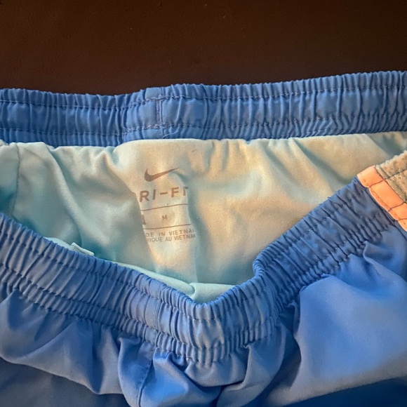 Girls Blue Dri-Fit NIKE Shorts Size M - Picture 3 of 4